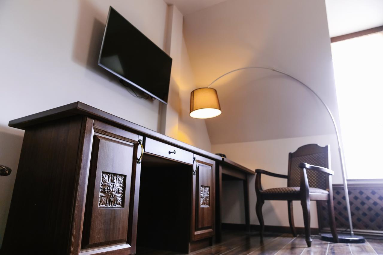 Dvin Hotel Pawlodar Exterior foto